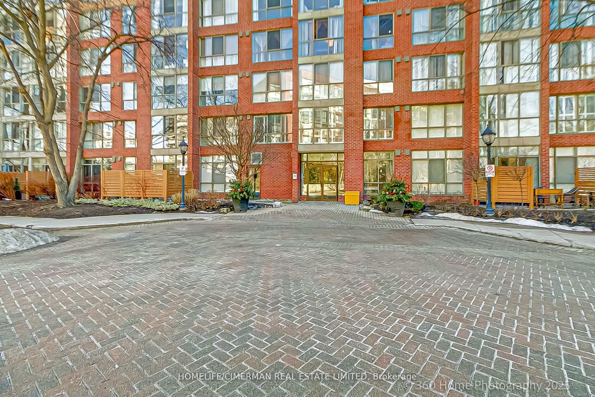 2 Bedrooms Condo at 20 Southport, Toronto For sale