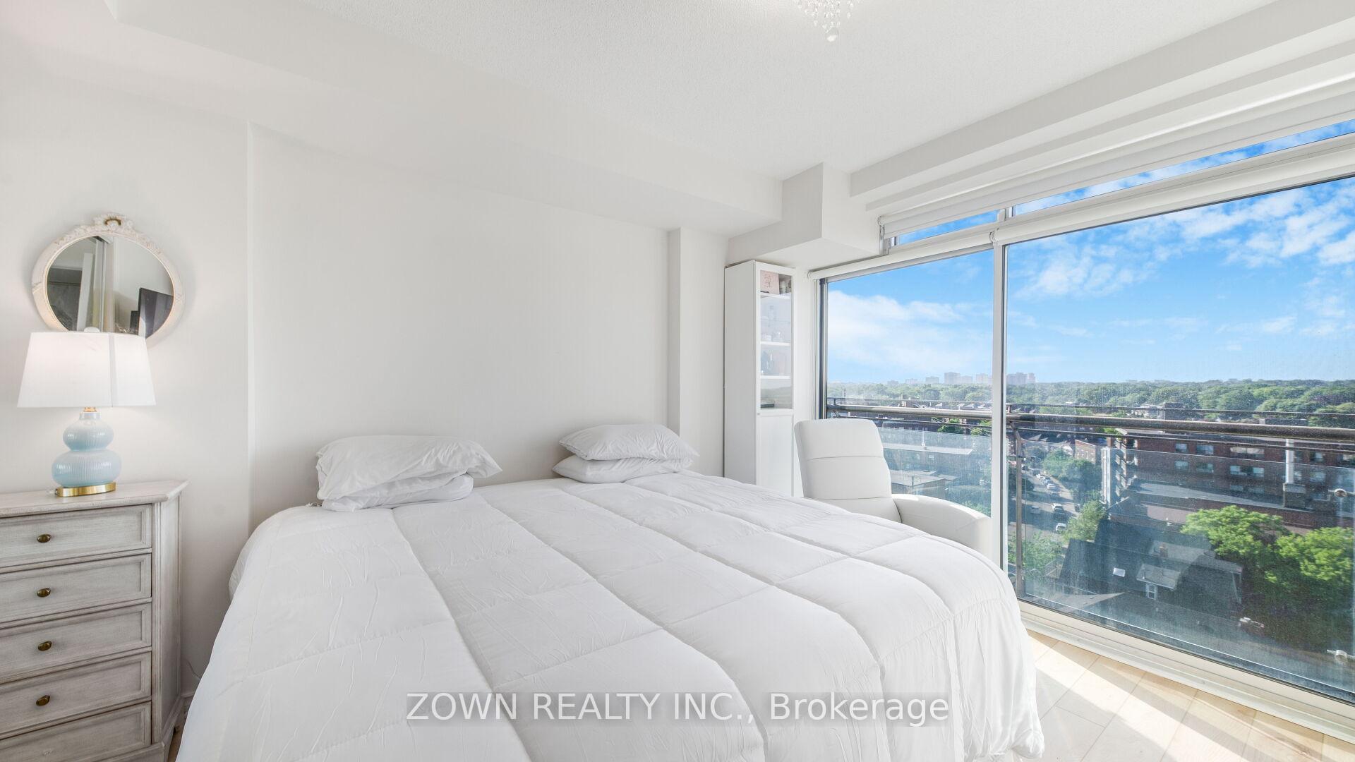 3 Bedrooms Condo at 15 Maplewood, Toronto For sale