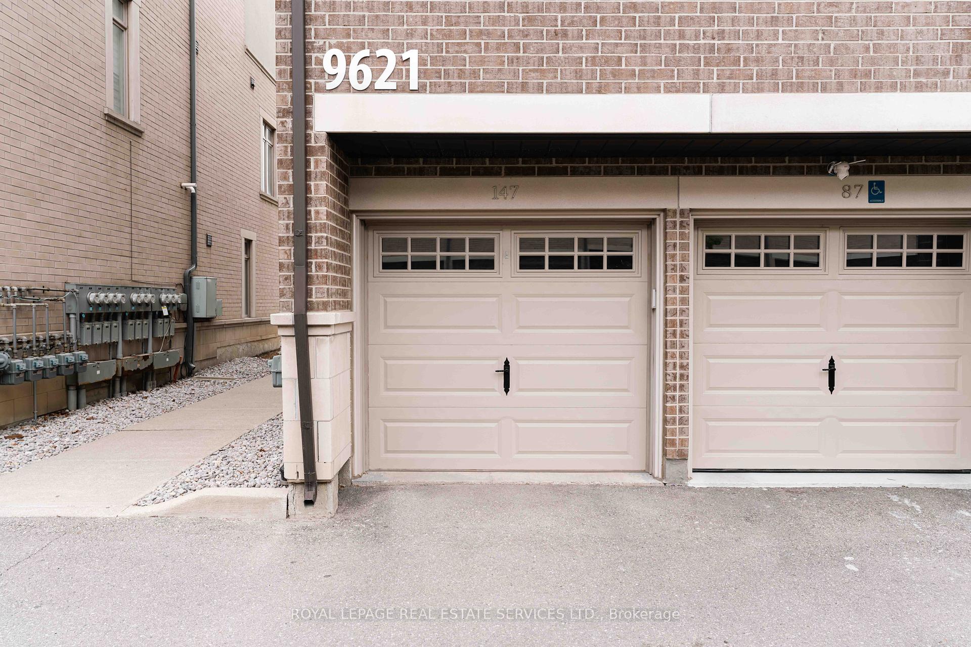 2 Bedrooms Condo at 9621 Jane, Vaughan For sale