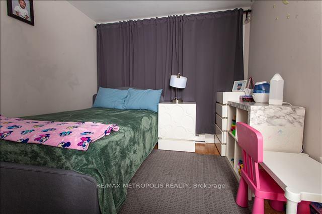 5 Bedrooms Condo at 39 John Cabot,  Toronto For sale