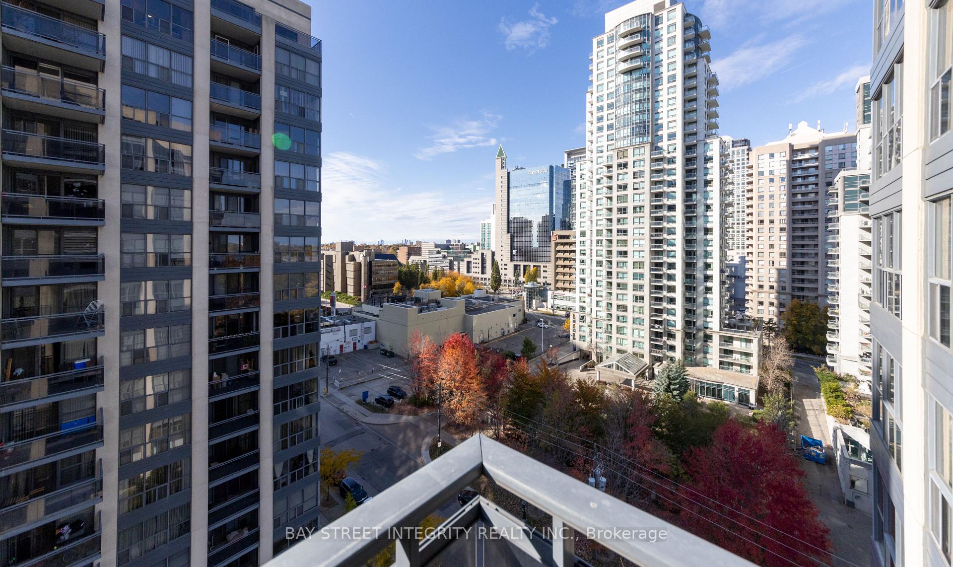 2 Bedrooms Condo at 28 Hollywood, Toronto For sale