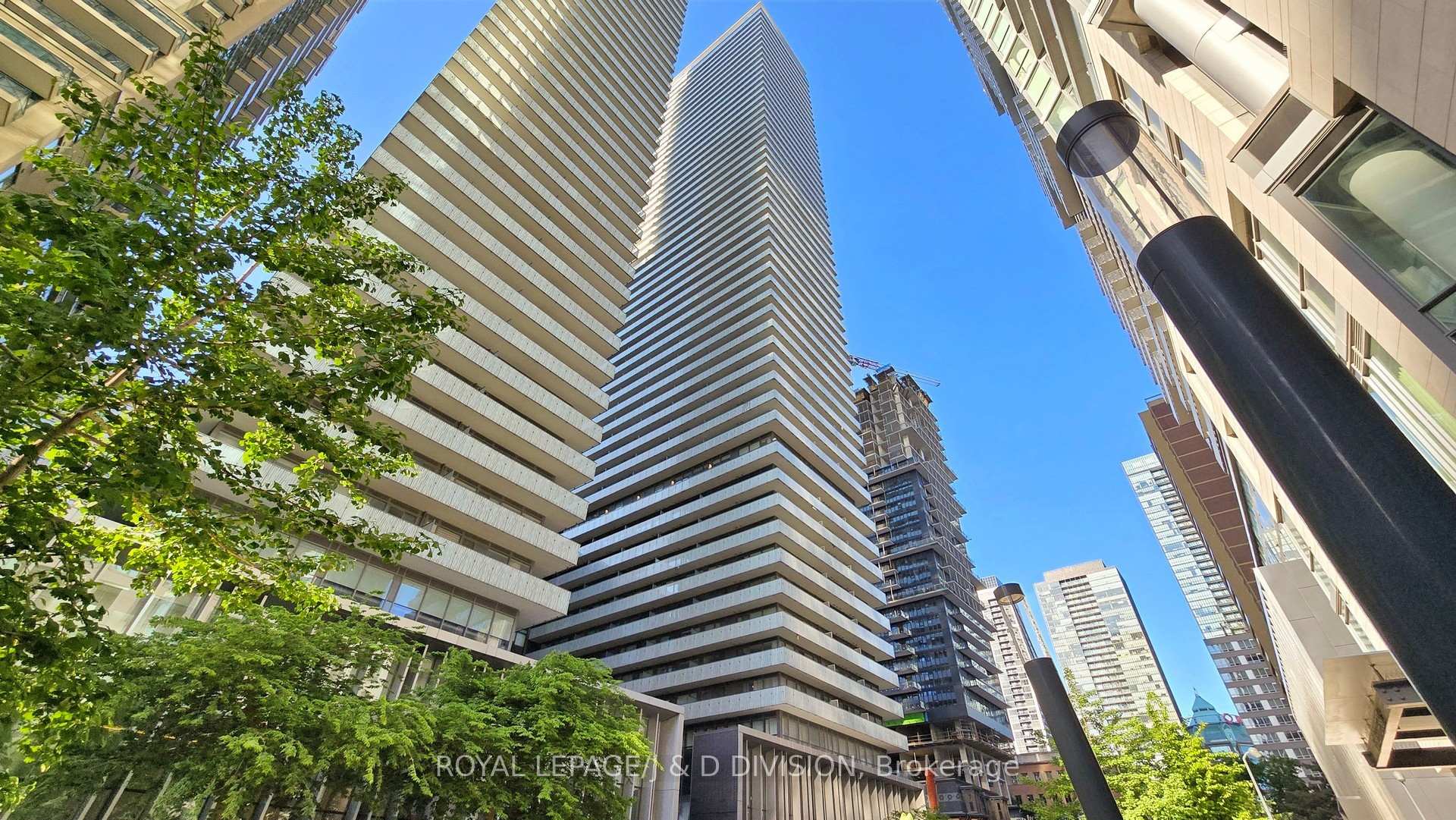 2 Bedrooms Condo at 50 Charles,  Toronto For sale