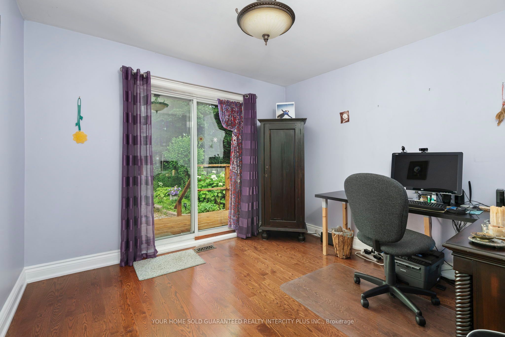 8 Neapolitan Drive