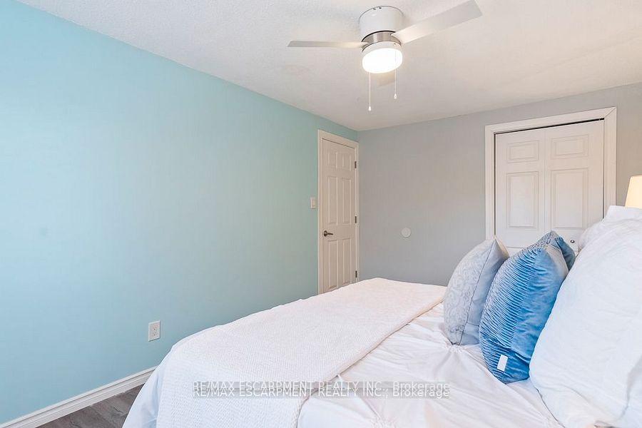 3 Bedrooms Condo at 1301 Upper Gage,  Hamilton For sale