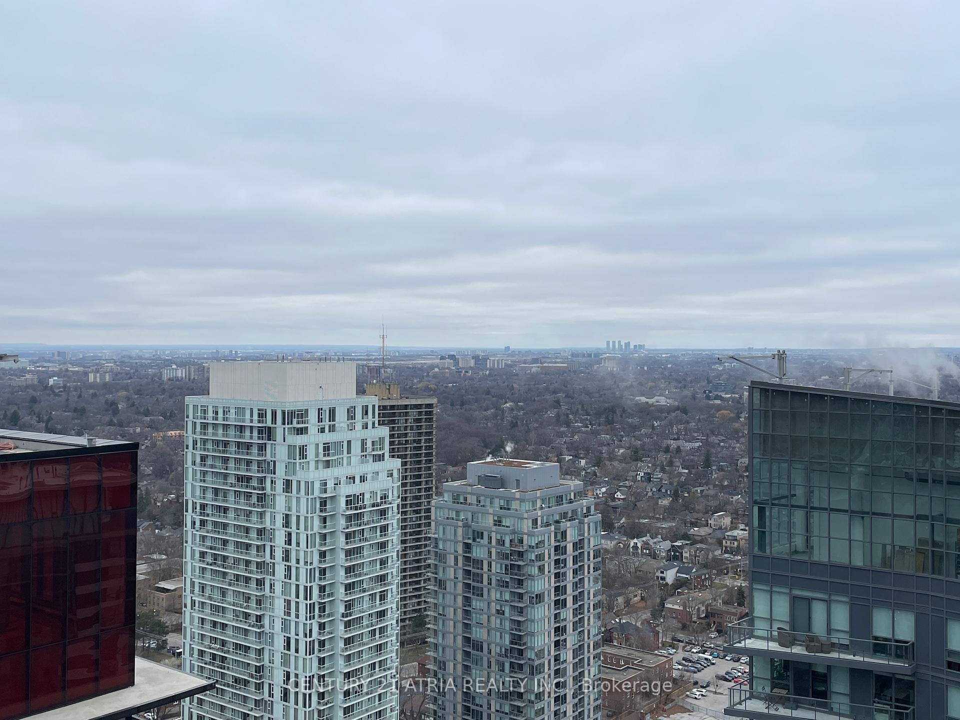 2 Bedrooms Condo at 39 ROEHAMPTON, Toronto For sale