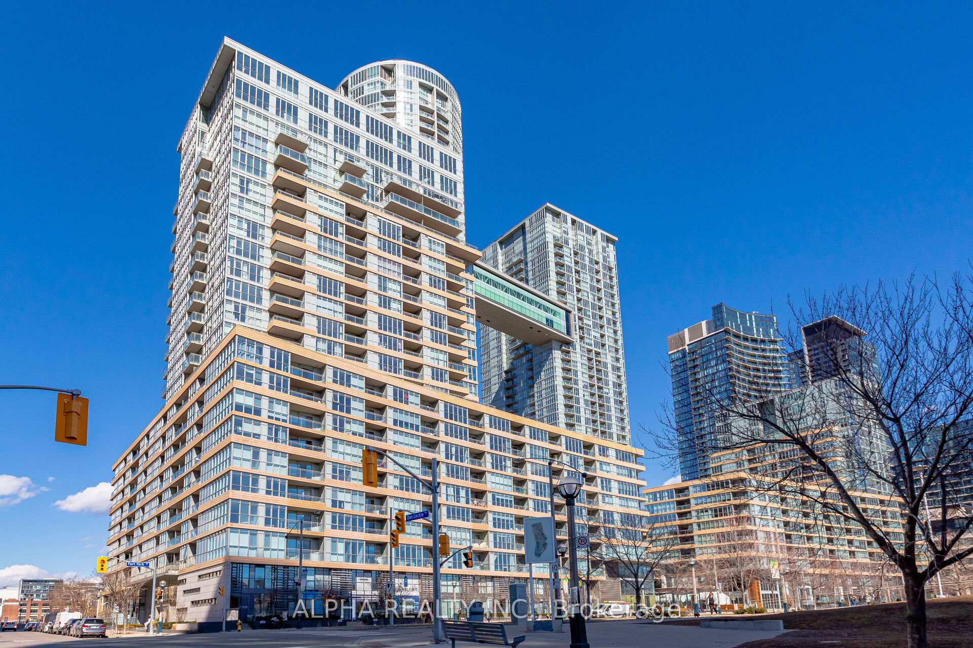 3 Bedrooms Condo at 151 Dan Leckie,  Toronto For sale