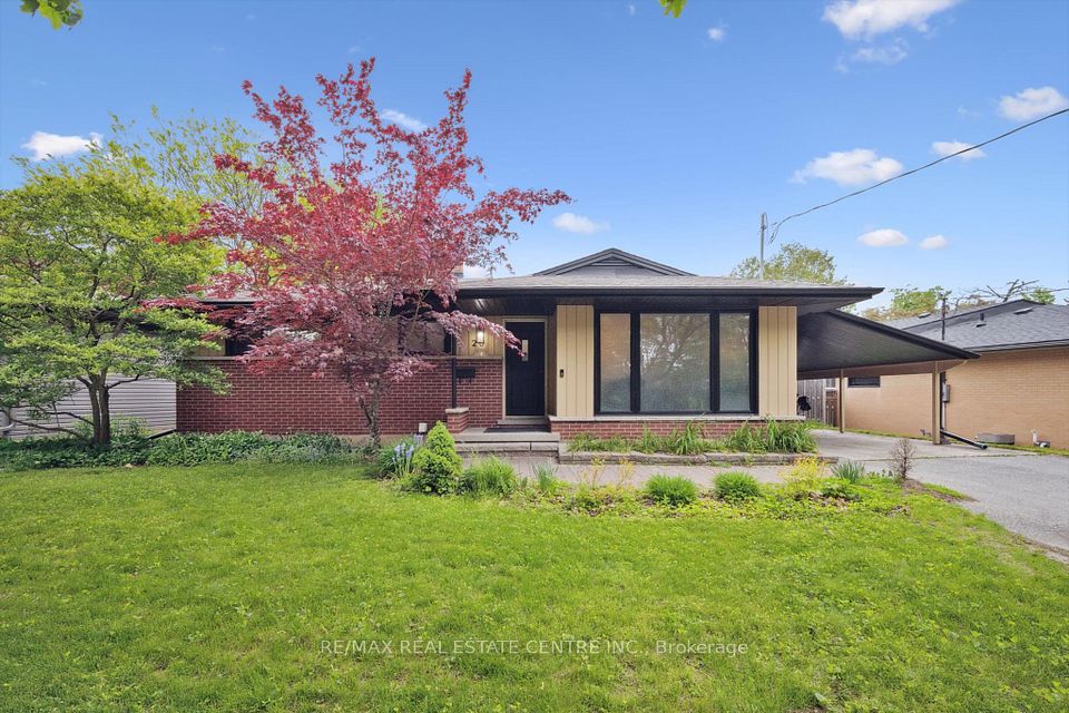 20 Graystone Avenue