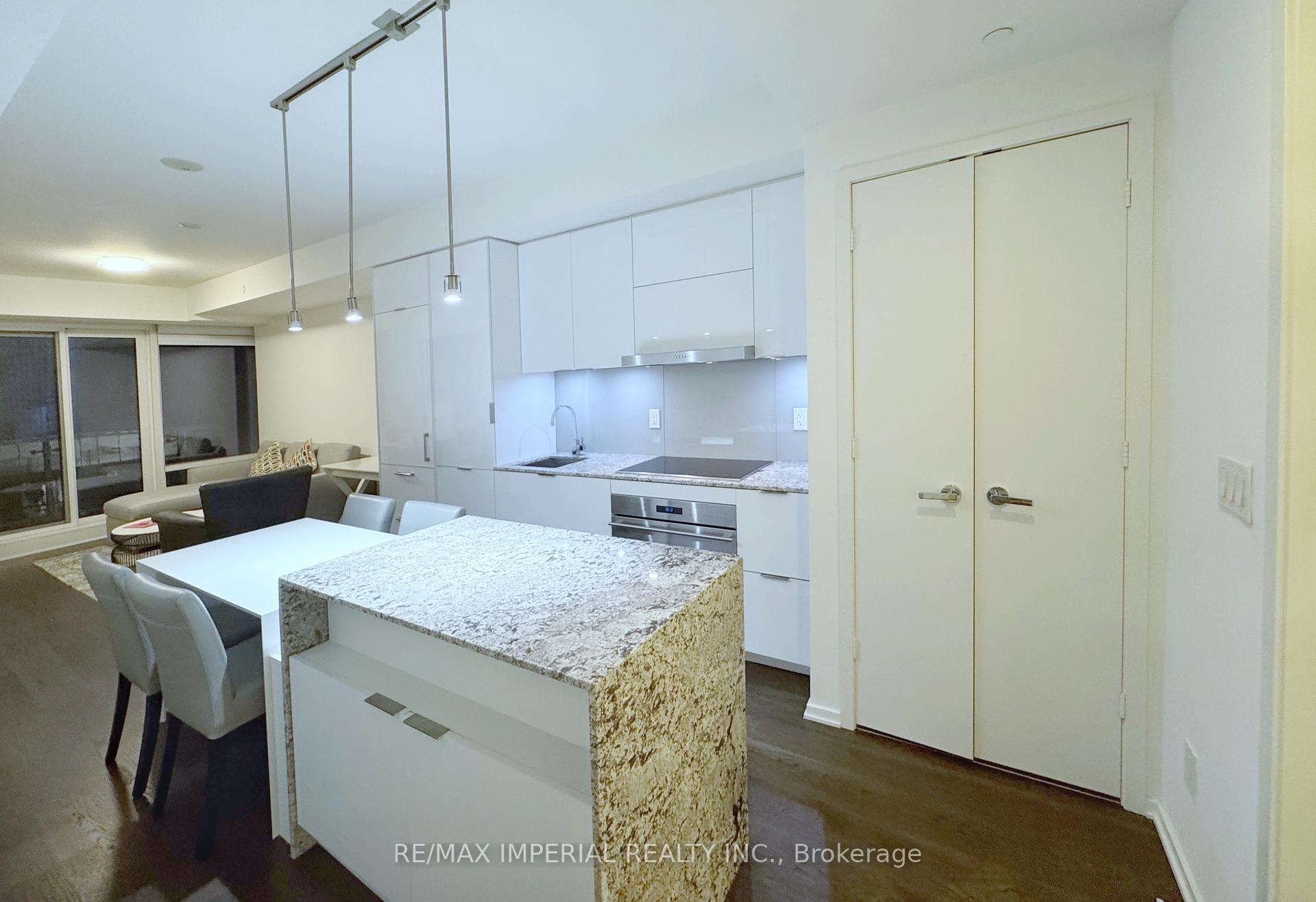 2 Bedrooms Condo at 1 Bloor, Toronto For sale