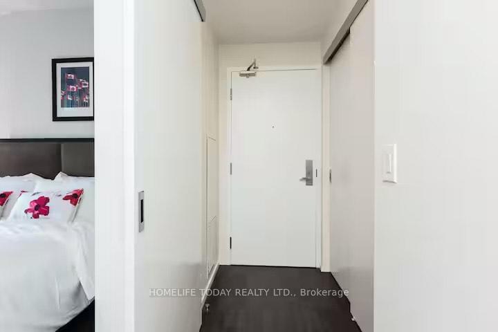 2 Bedrooms Condo at 8 Charlotte, Toronto For sale