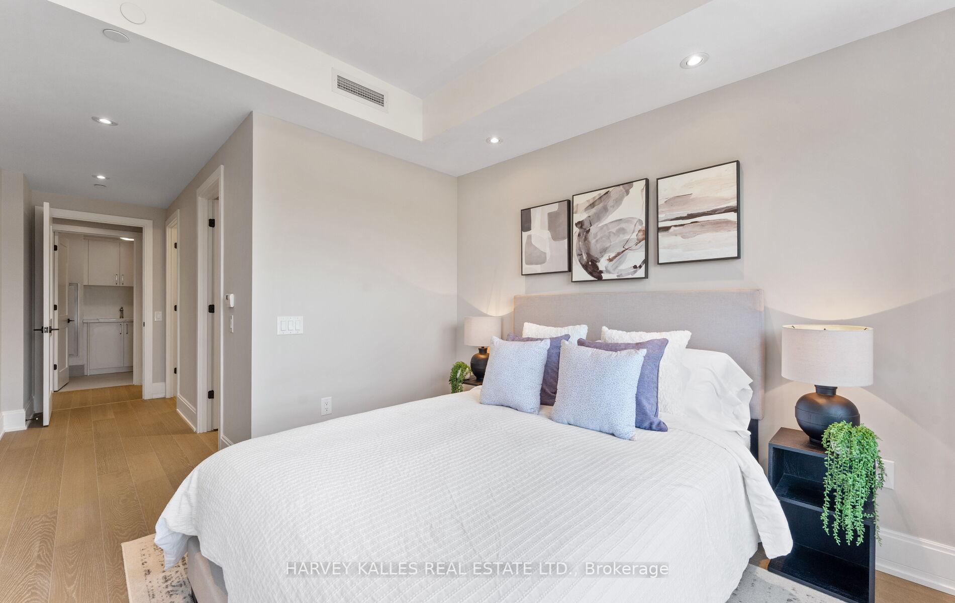 2 Bedrooms Condo at 355 Bedford Park, Toronto For sale