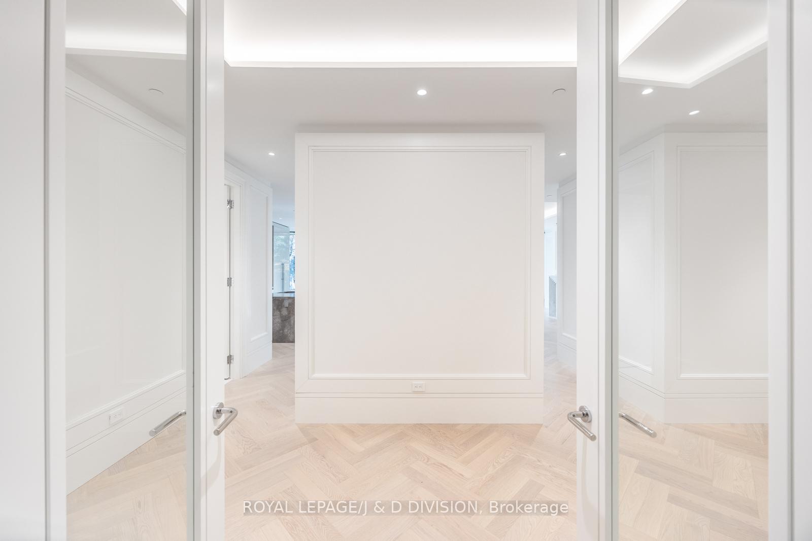 2 Bedrooms Condo at 7 Dale,  Toronto For sale