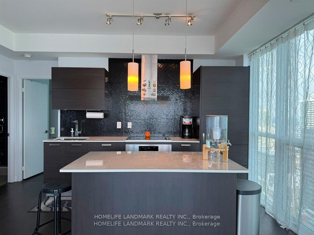 3 Bedrooms Condo at 11 Bogert, Toronto For sale
