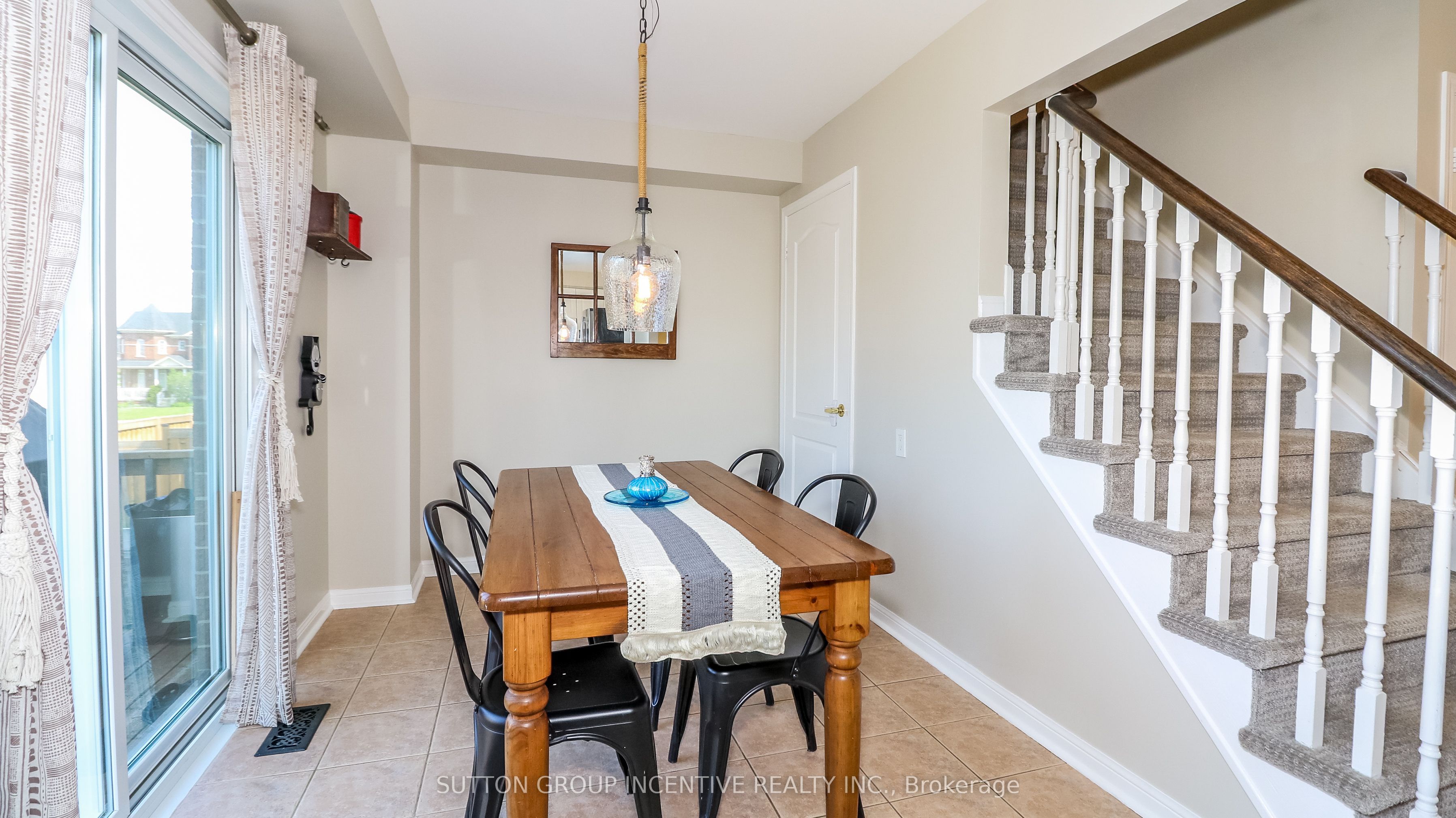54 Succession Crescent W