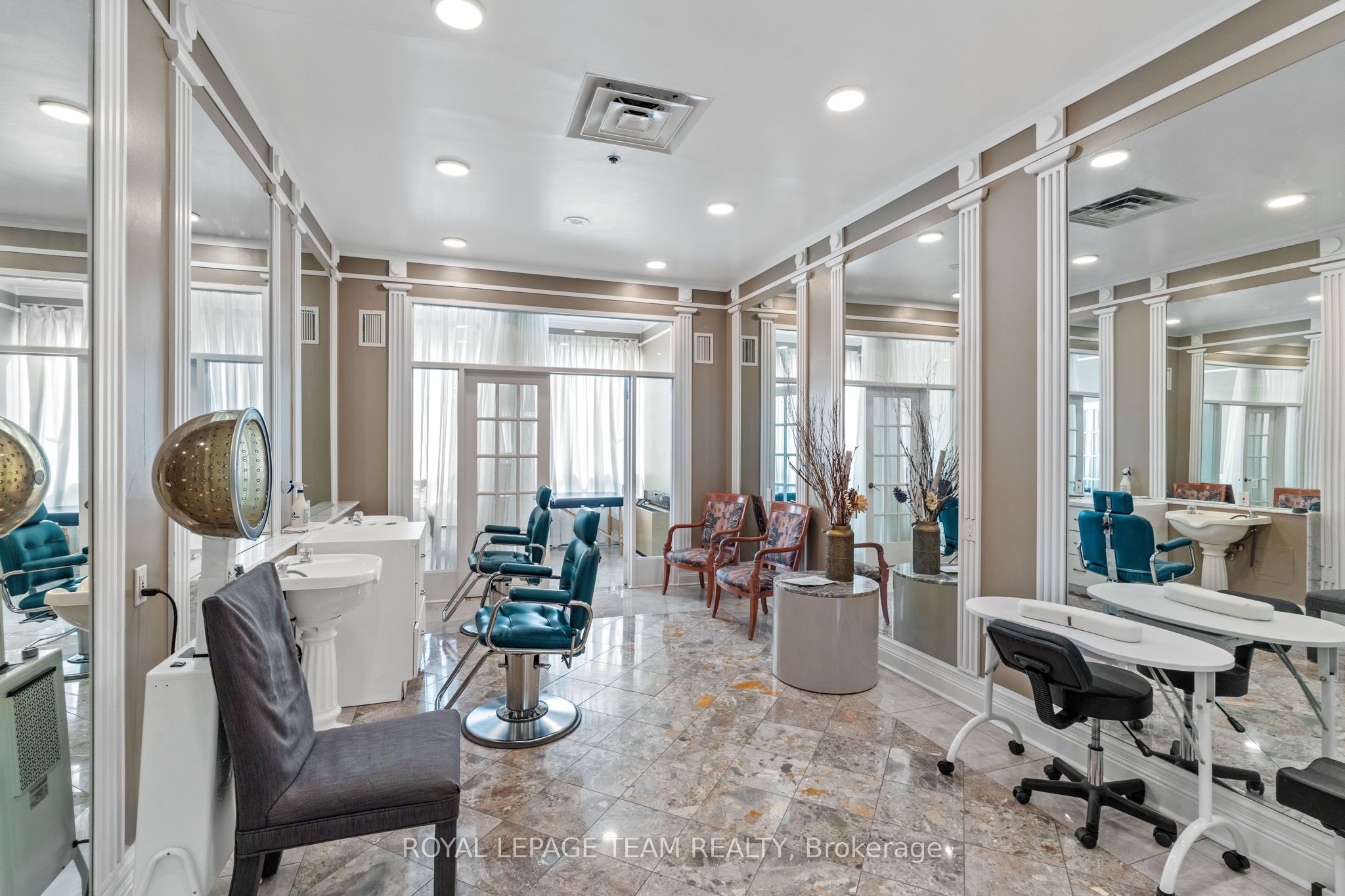 1480 Riverside Drive, #407