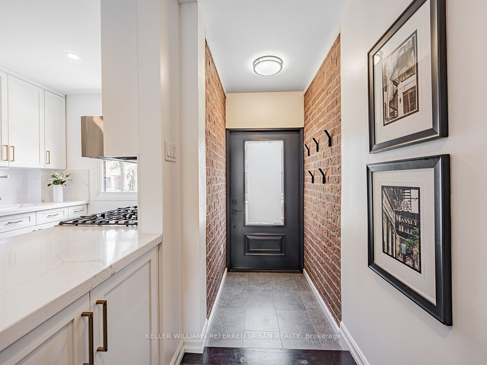 22 Valifor Place, Toronto, ON M4J 4Z7