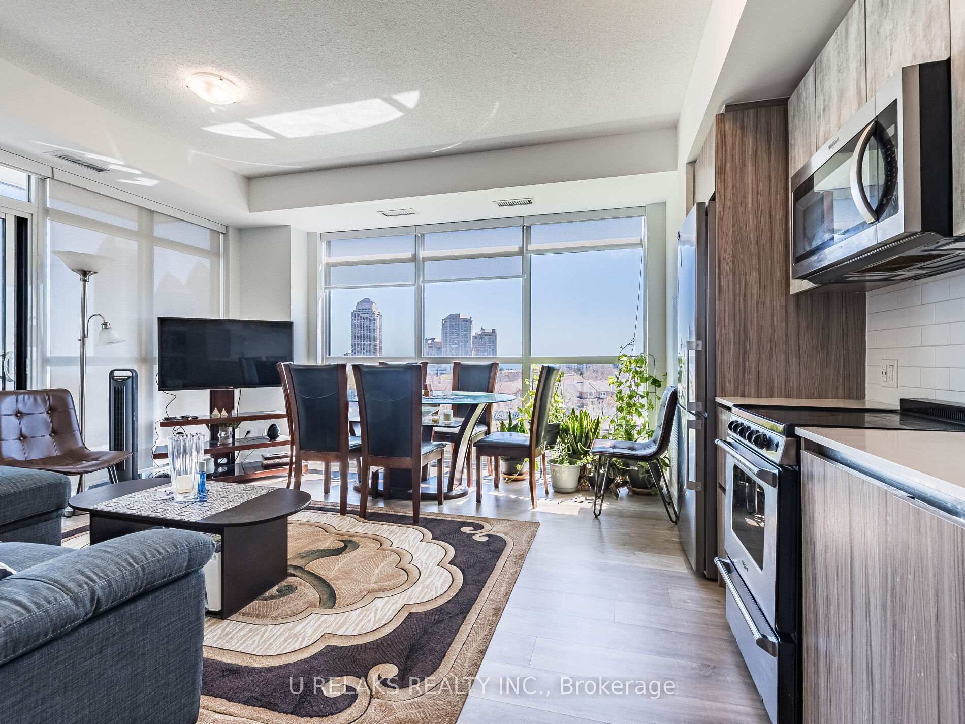 2 Bedrooms Condo at 251 Manitoba,  Toronto For sale