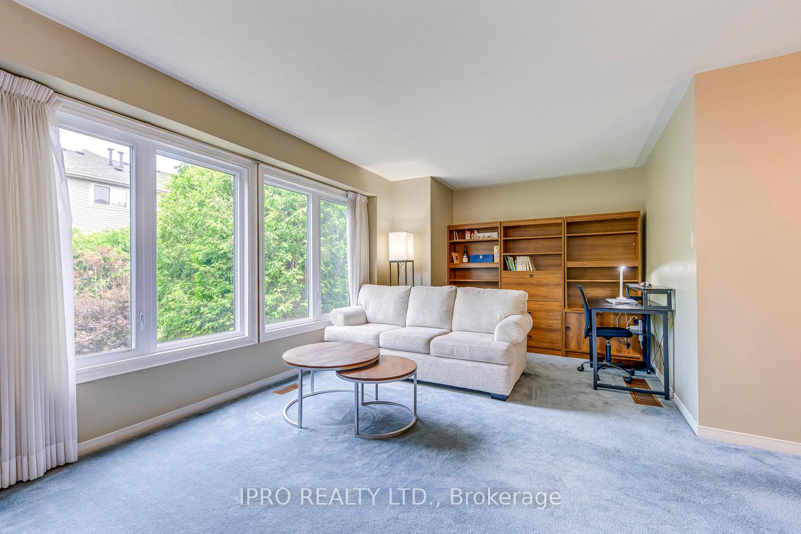 3 Bedrooms Condo at 2051 MERCHANTS, Oakville For sale
