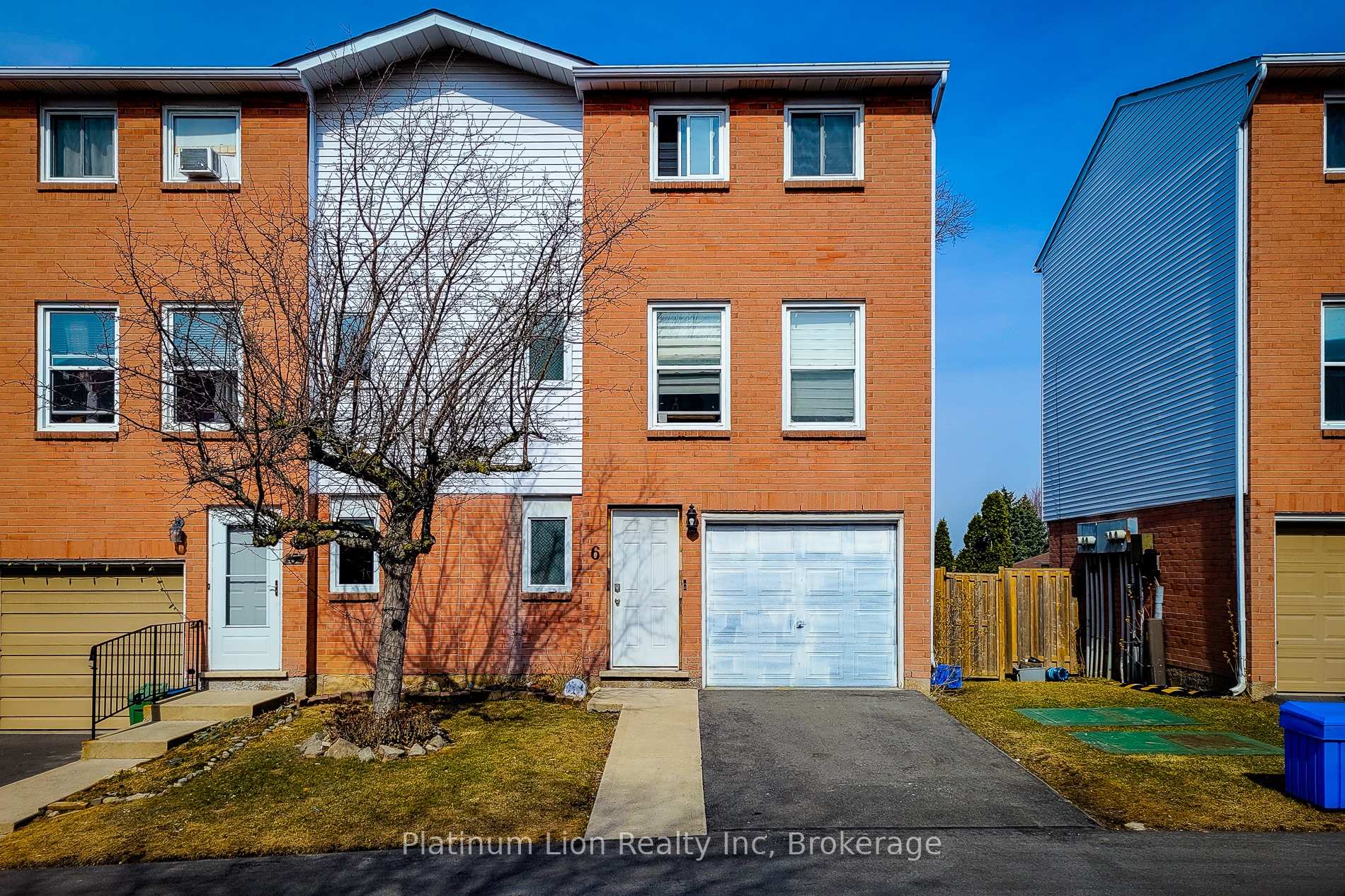 3 Bedrooms Condo at 1255 Upper Gage,  Hamilton For sale