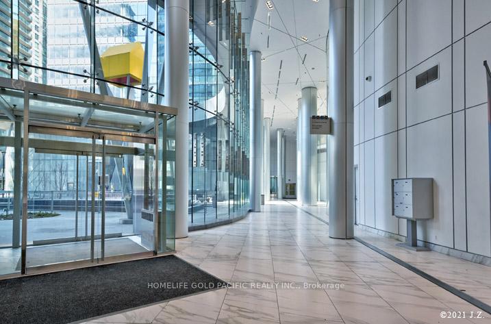 3 Bedrooms Condo at 14 York, Toronto For sale