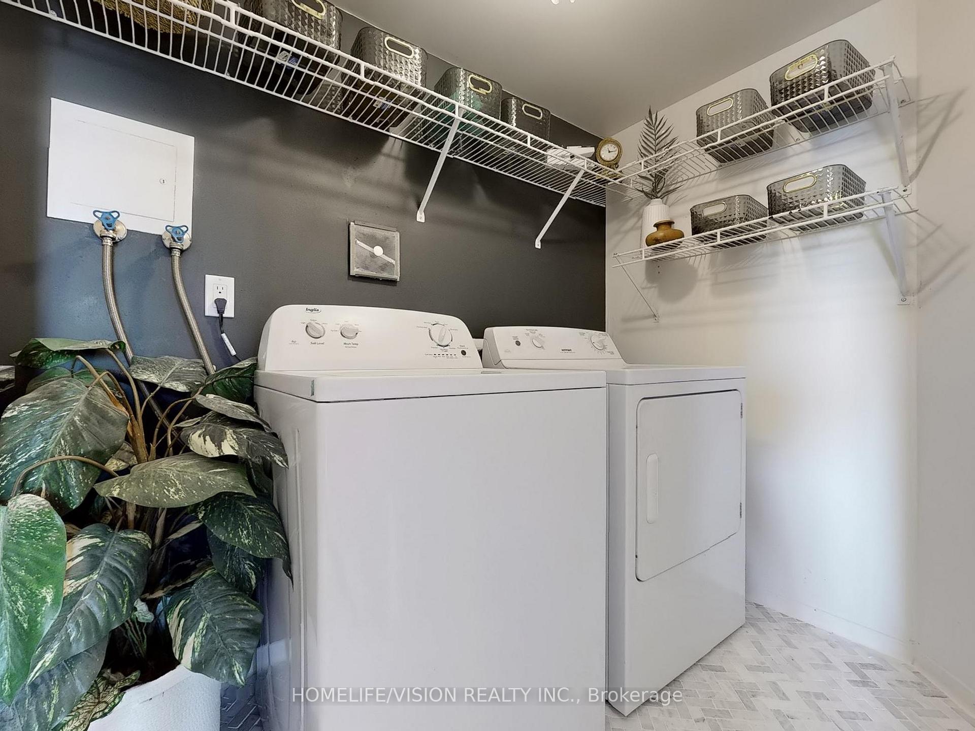3 Bedrooms Condo at 205 Wynford, Toronto For sale