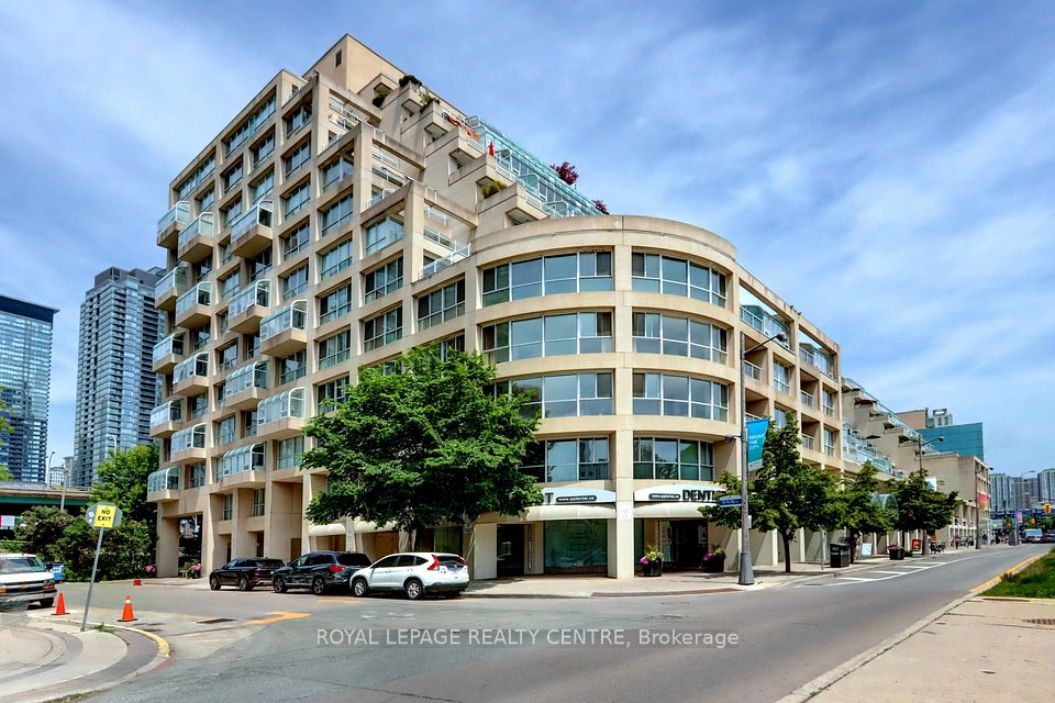 480 Queens Quay W