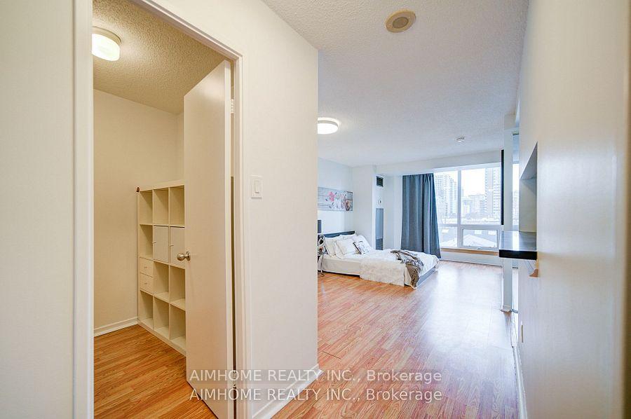 1 Bedroom Condo at 1055 Bay, Toronto For sale
