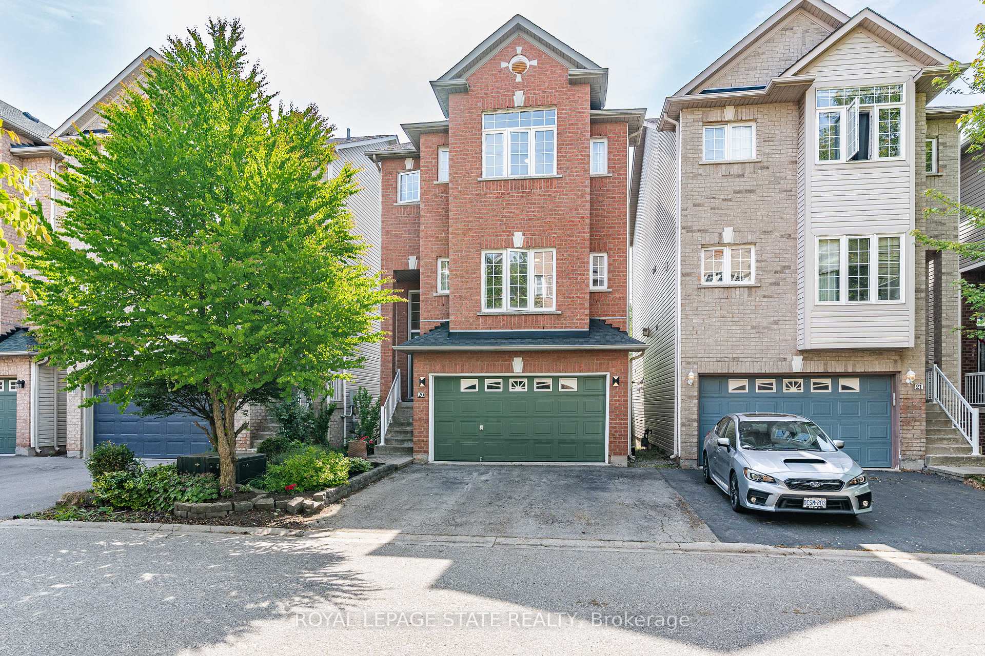 3 Bedrooms Condo at 5090 Fairview, Burlington For sale