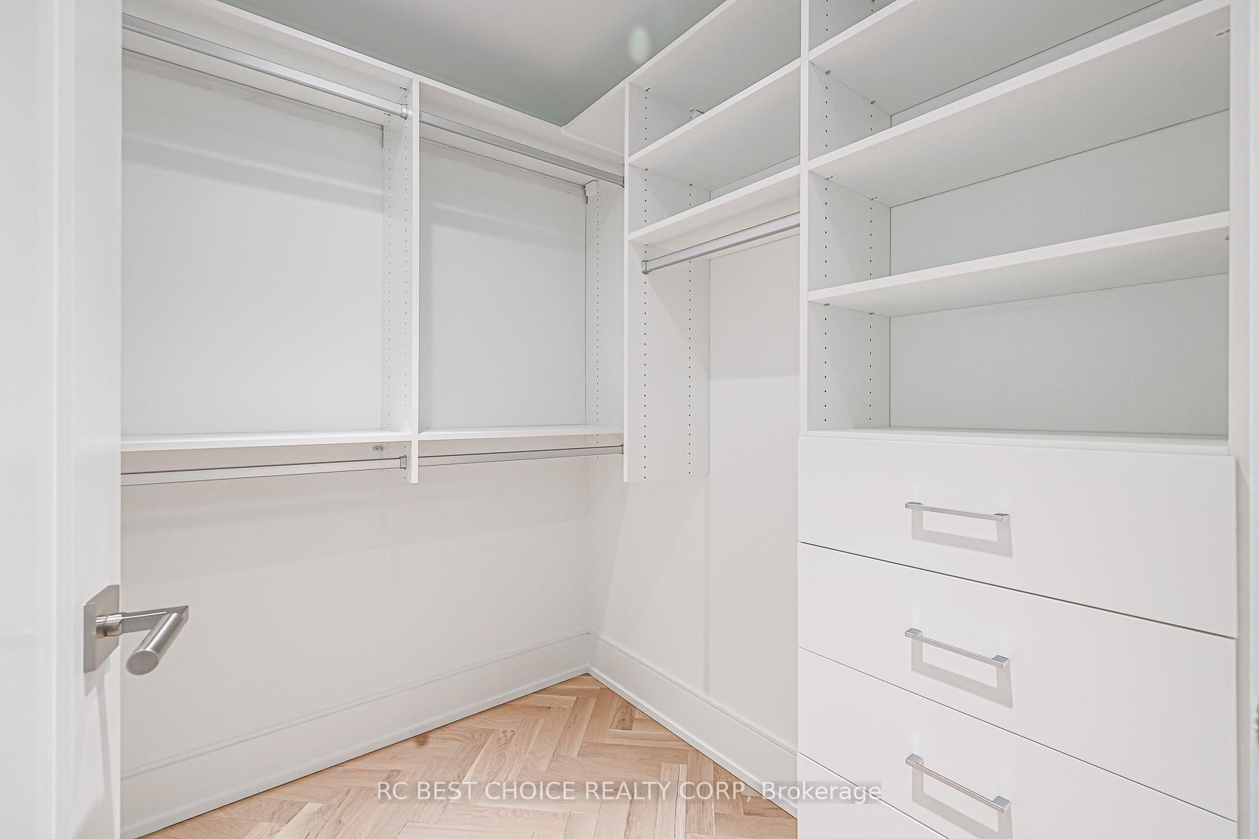 3 Bedrooms Condo at 455 Wellington, Toronto For sale