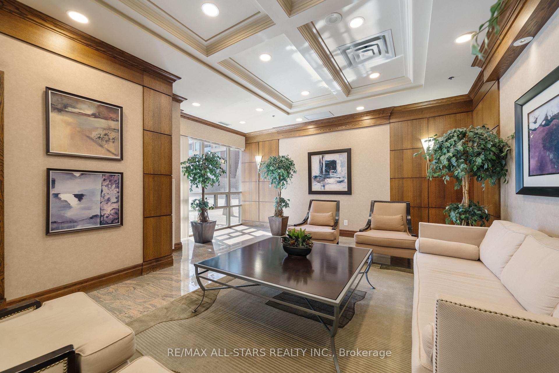 2 Bedrooms Condo at 5 Michael Power, Toronto For sale