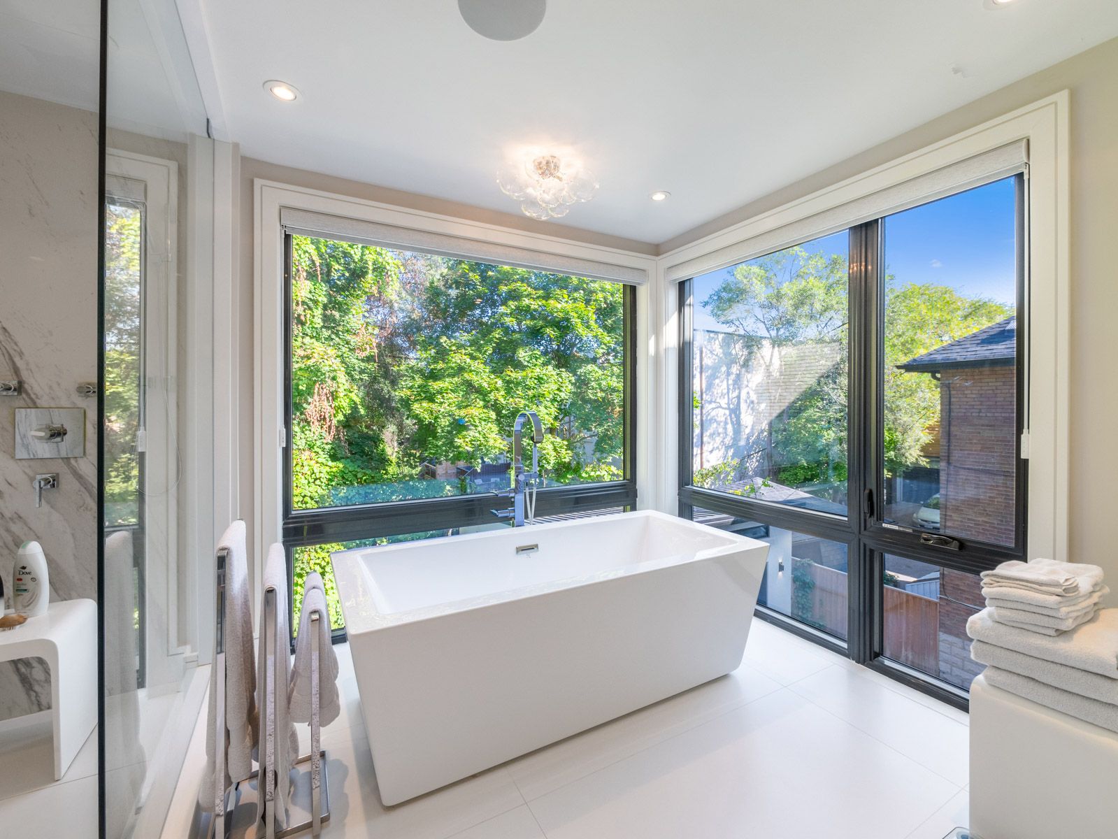 6 Hillholm Road