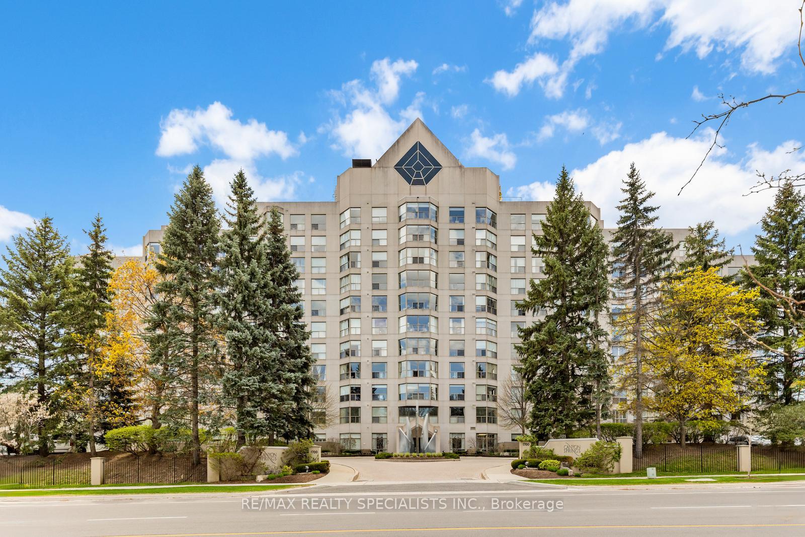 2 Bedrooms Condo at 1700 The Collegeway, Mississauga For sale