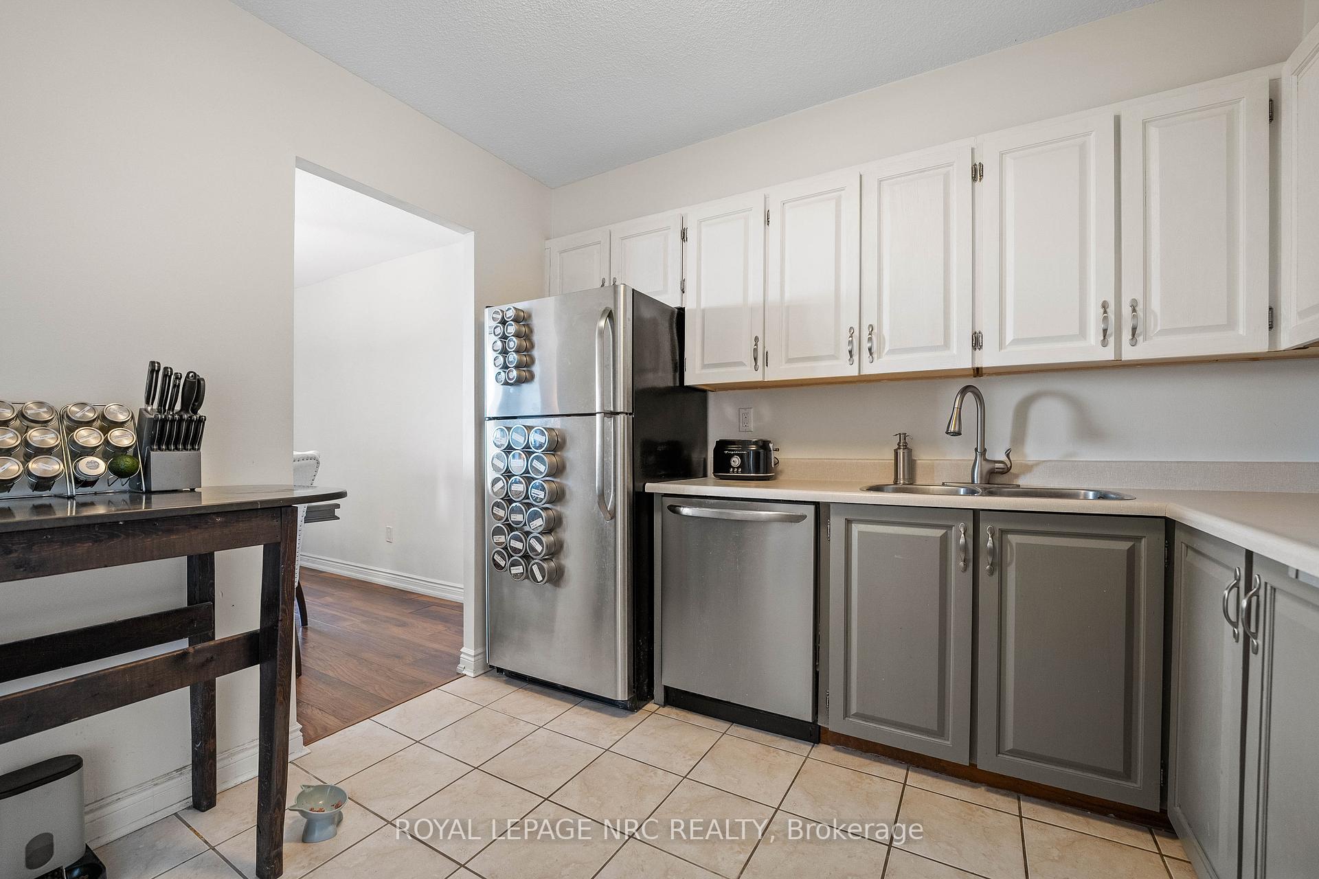 2 Bedrooms Condo at 500 GREEN, Hamilton For sale
