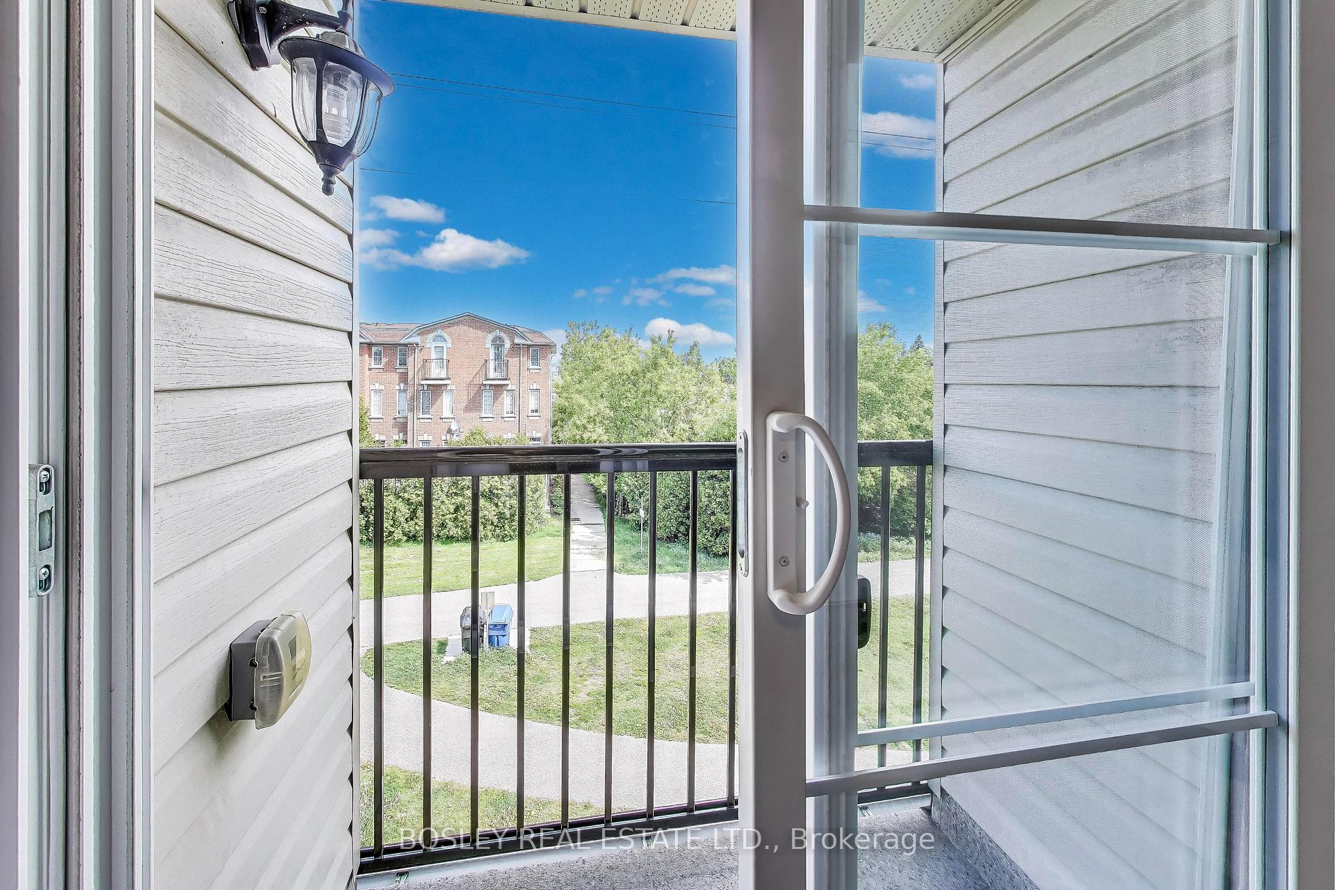 2 Bedrooms Condo at 390 Hopewell, Toronto For sale