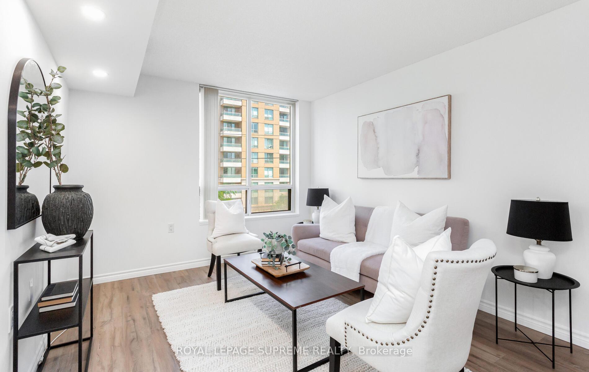 2 Bedrooms Condo at 35 Finch, Toronto For sale