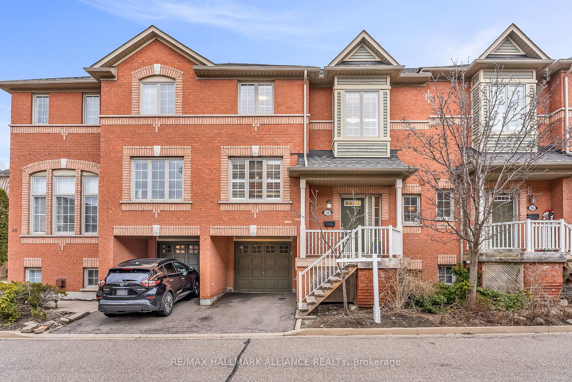 3 Bedrooms Condo at 5031 East Mill,  Mississauga For sale