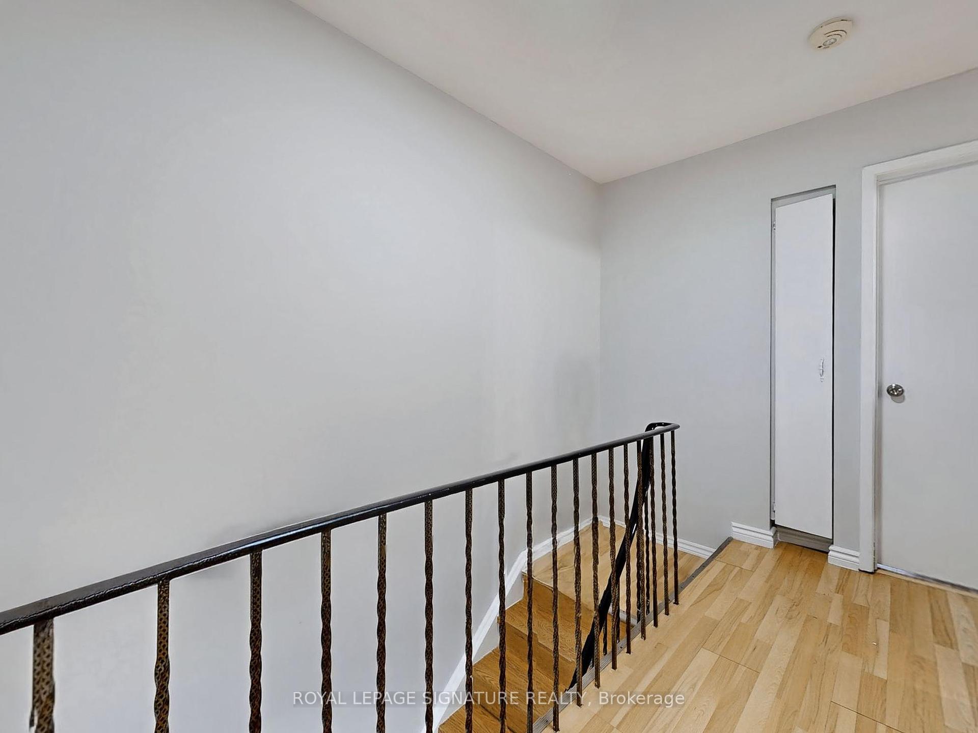 4 Bedrooms Condo at 400 Mississauga Valley,  Mississauga For sale