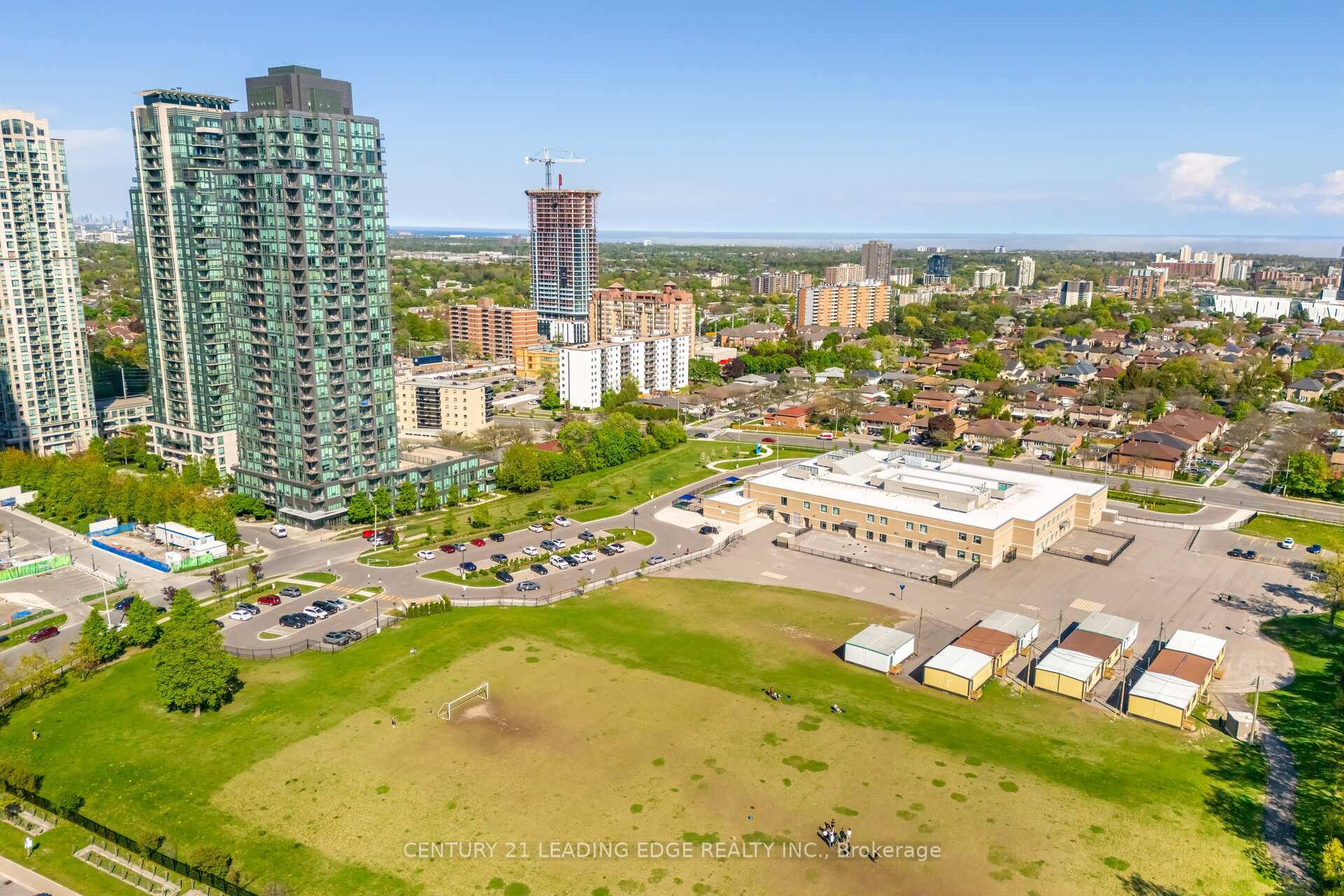 3 Bedrooms Co-op at 223 Webb, Mississauga For sale