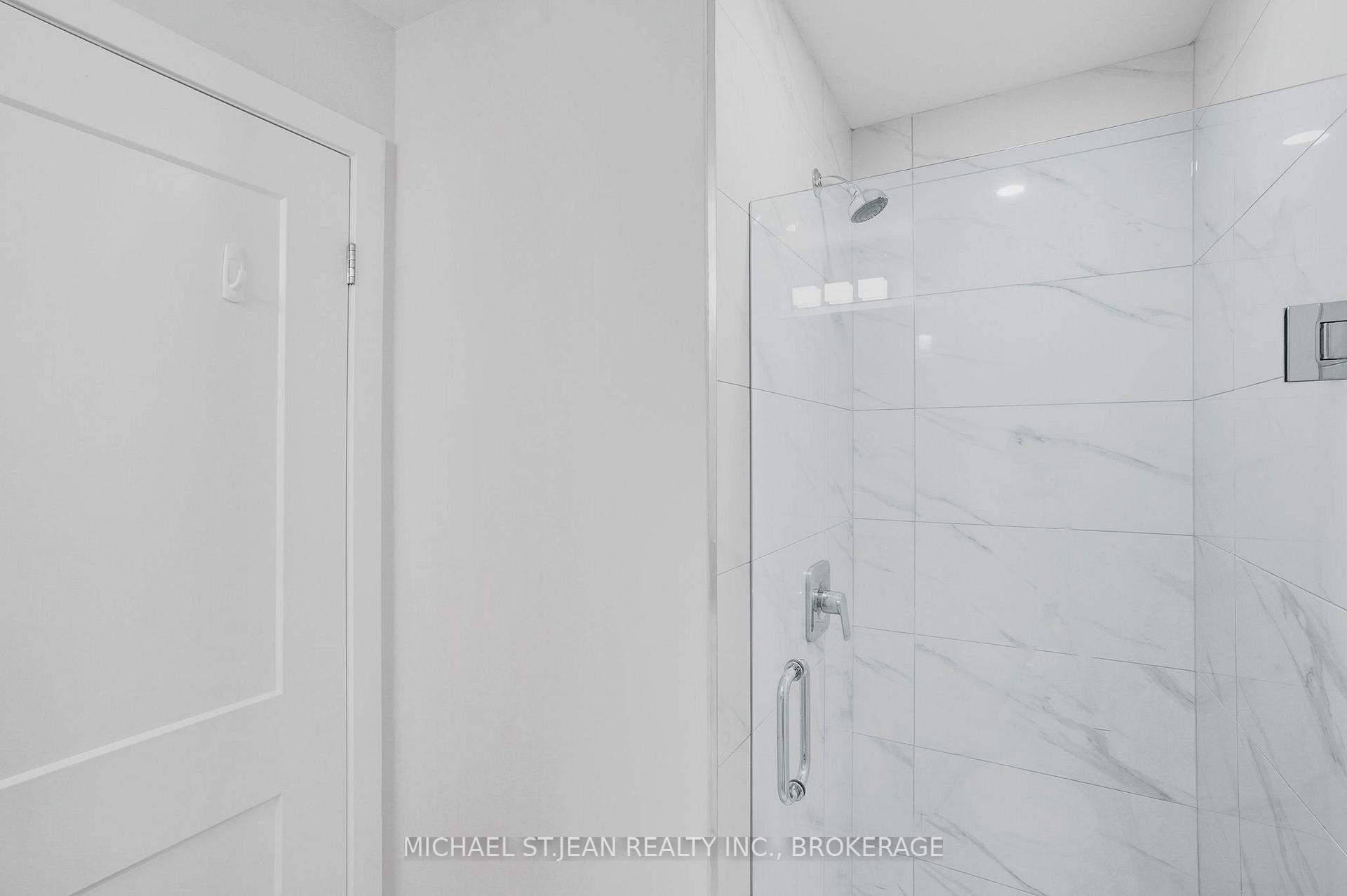 1 Bedroom Condo at 15 Queen,  Hamilton For sale
