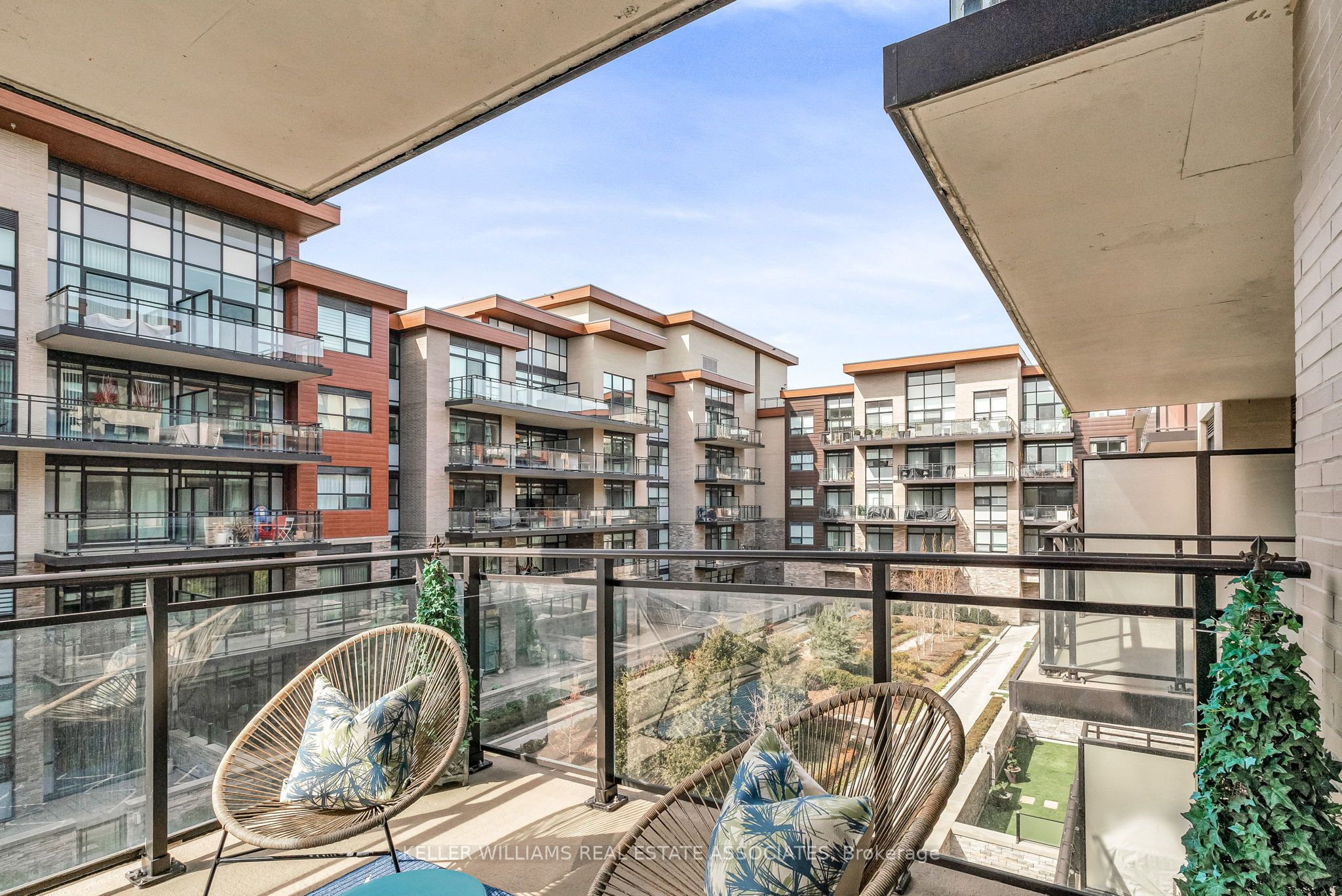 1575 Lakeshore Road W, #231