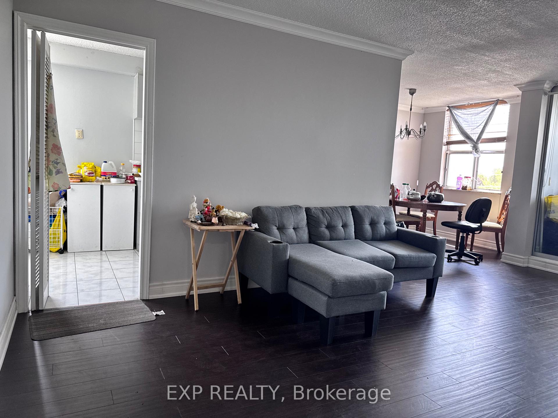 3 Bedrooms Condo at 205 Hilda, Toronto For sale
