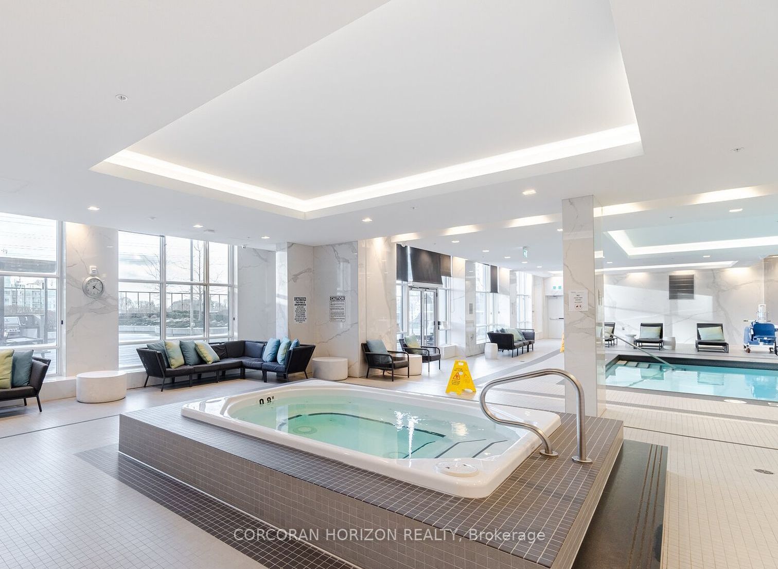 7 Mabelle Avenue, #404