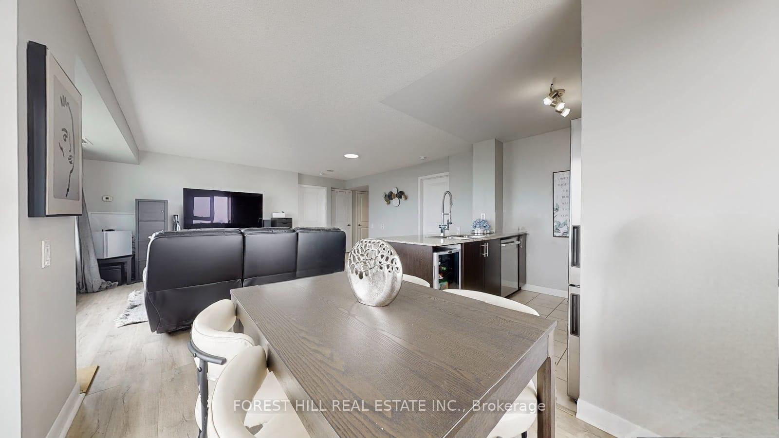 2 Bedrooms Condo at 190 Borough, Toronto For sale