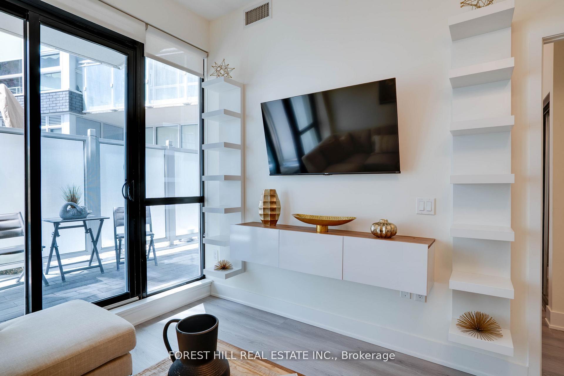 2 Bedrooms Condo at 2908 Highway 7, Vaughan For sale