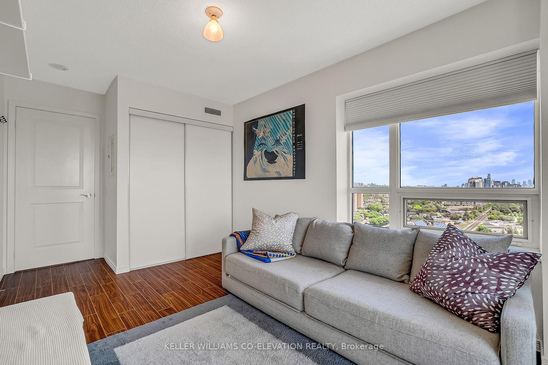 3 Bedrooms Condo at 60 Heintzman, Toronto For sale