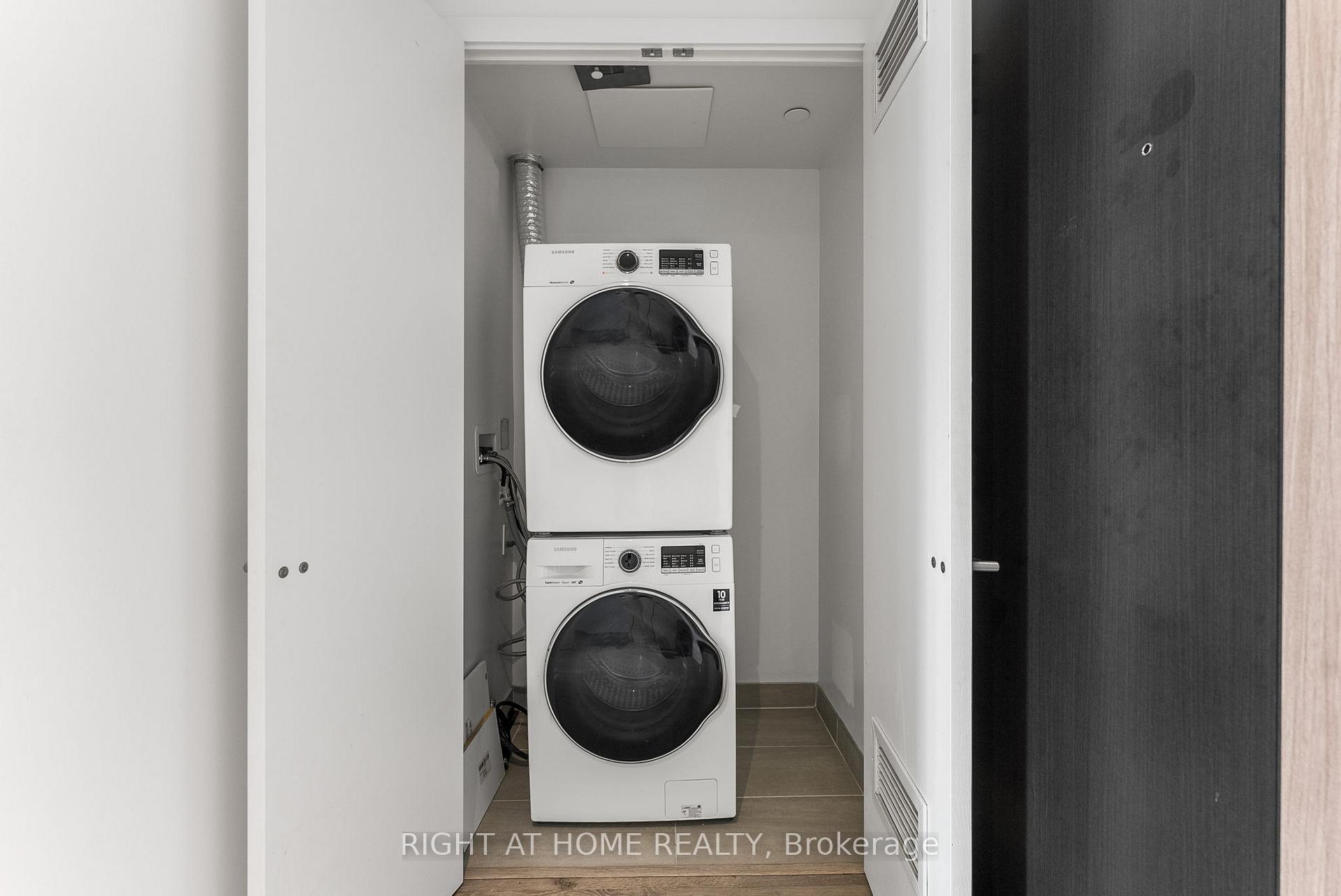 2 Bedrooms Condo at 50 Power, Toronto For sale