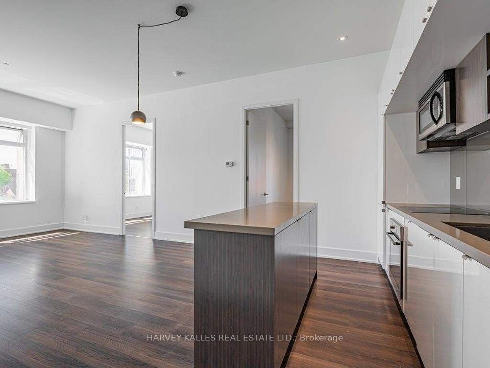 111 St Clair Avenue W 419
