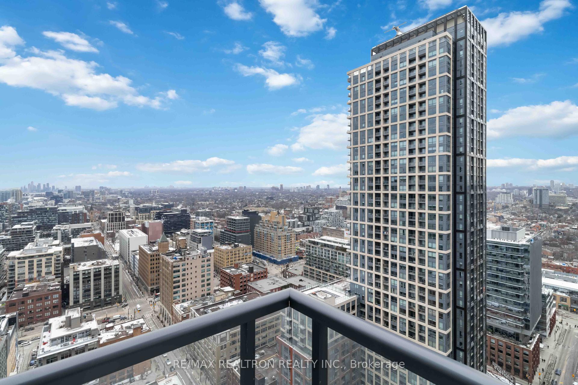 1 Bedroom Condo at 87 Peter,  Toronto For sale