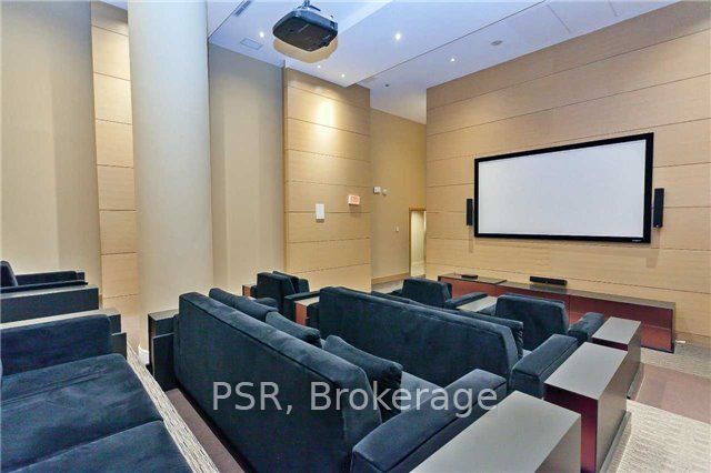 29 Queens Quay E, #627