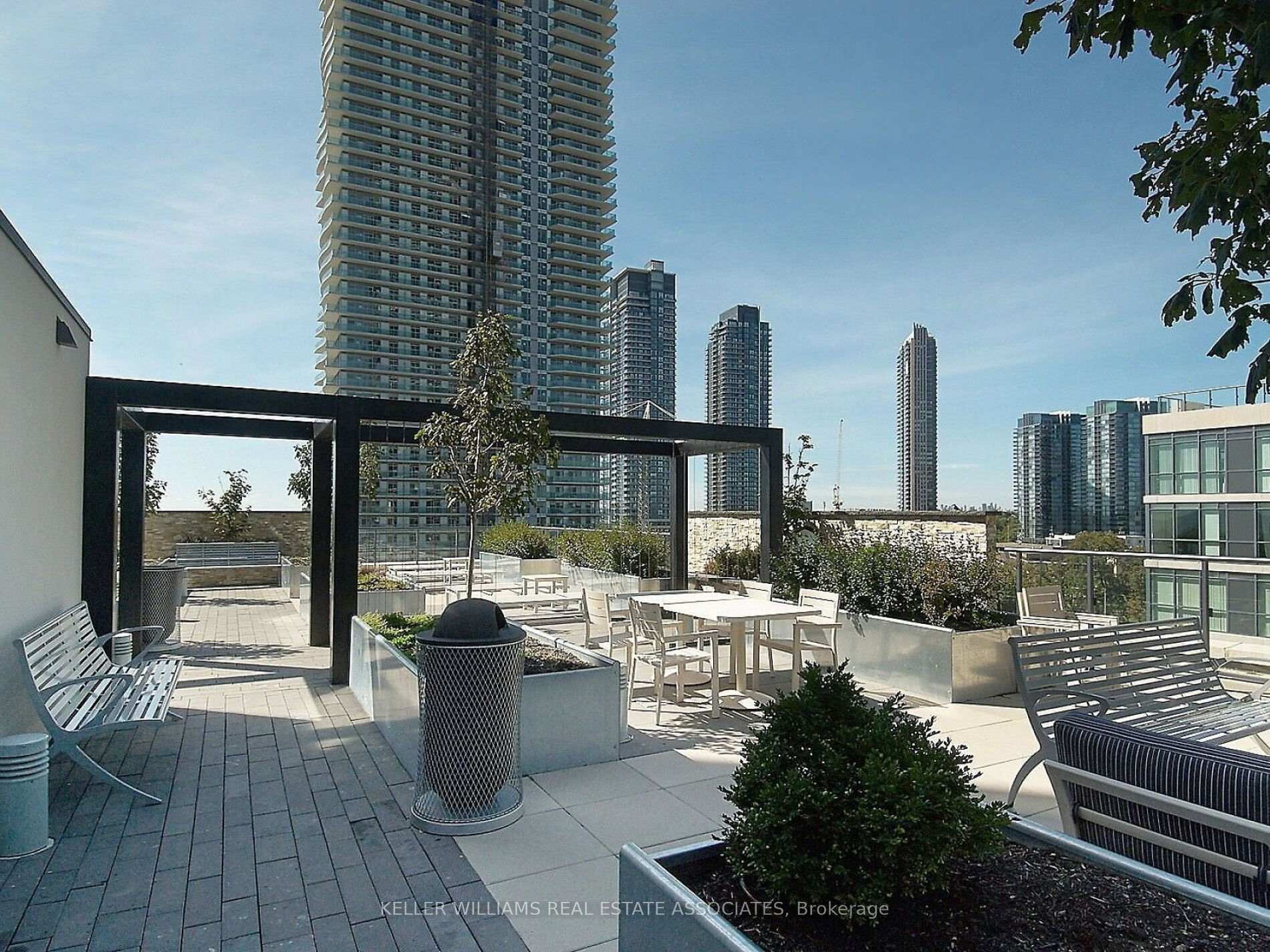 3 Bedrooms Condo at 59 Annie Craig, Toronto For sale