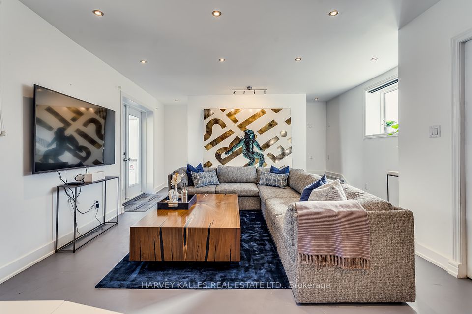 42 Lakeview